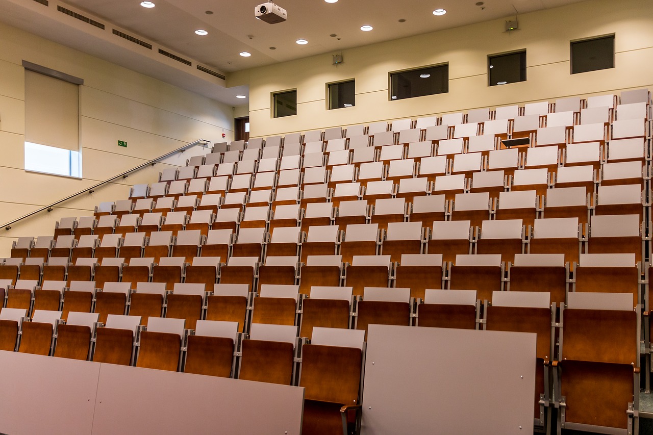 Int&eacute;grer une &eacute;cole de commerce post-bac sur dossier ou via le concours Sesame